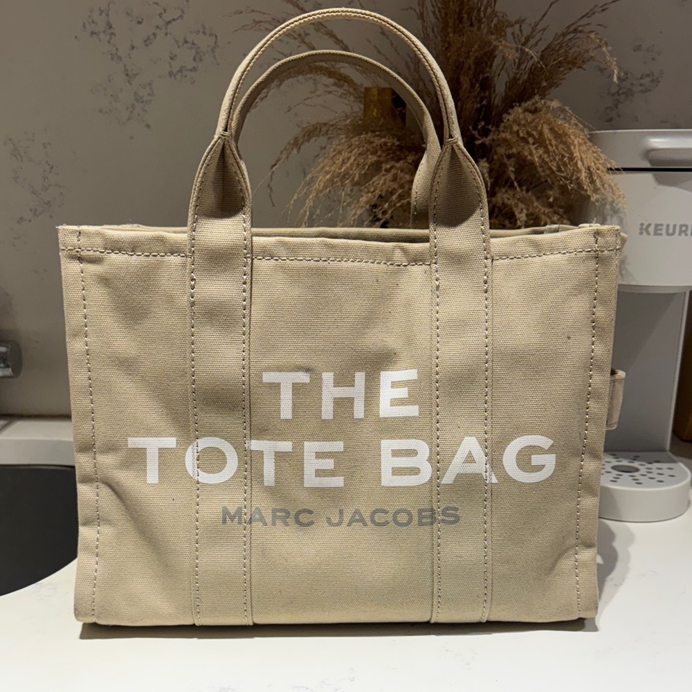 Marc Jacobs Tan Tote Bag - Picture 1 of 8